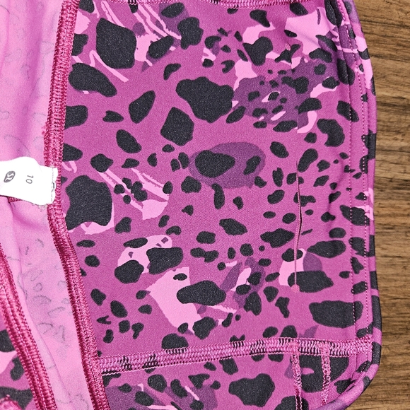 Lululemon Base Pace High Rise Tight in Cheetah Camo Magenta Size 10 - Picture 6 of 11